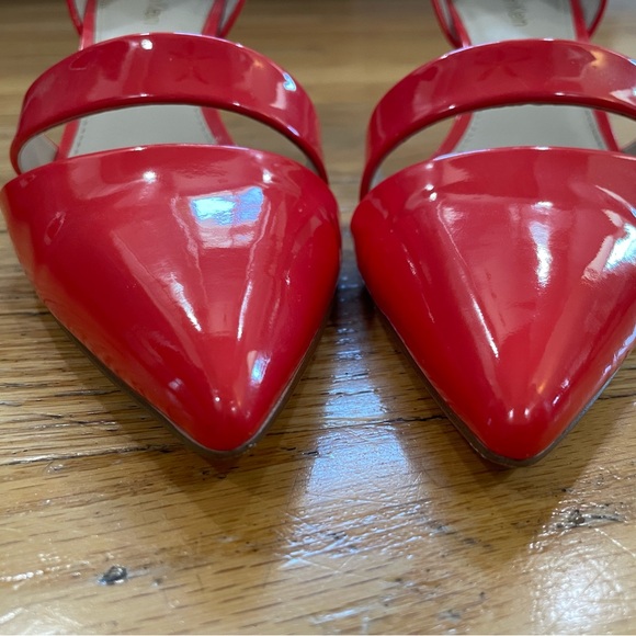 Red hot coral pointed toe Calvin Klein pump! - Picture 2 of 8